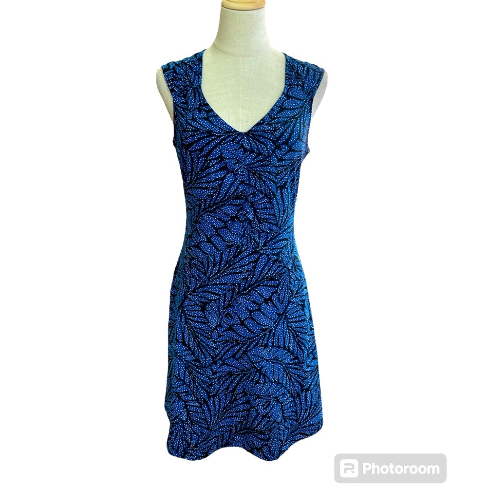 Title Nine Blue Leaf-Print Sleeveless Mini Dress - Picture 2 of 12
